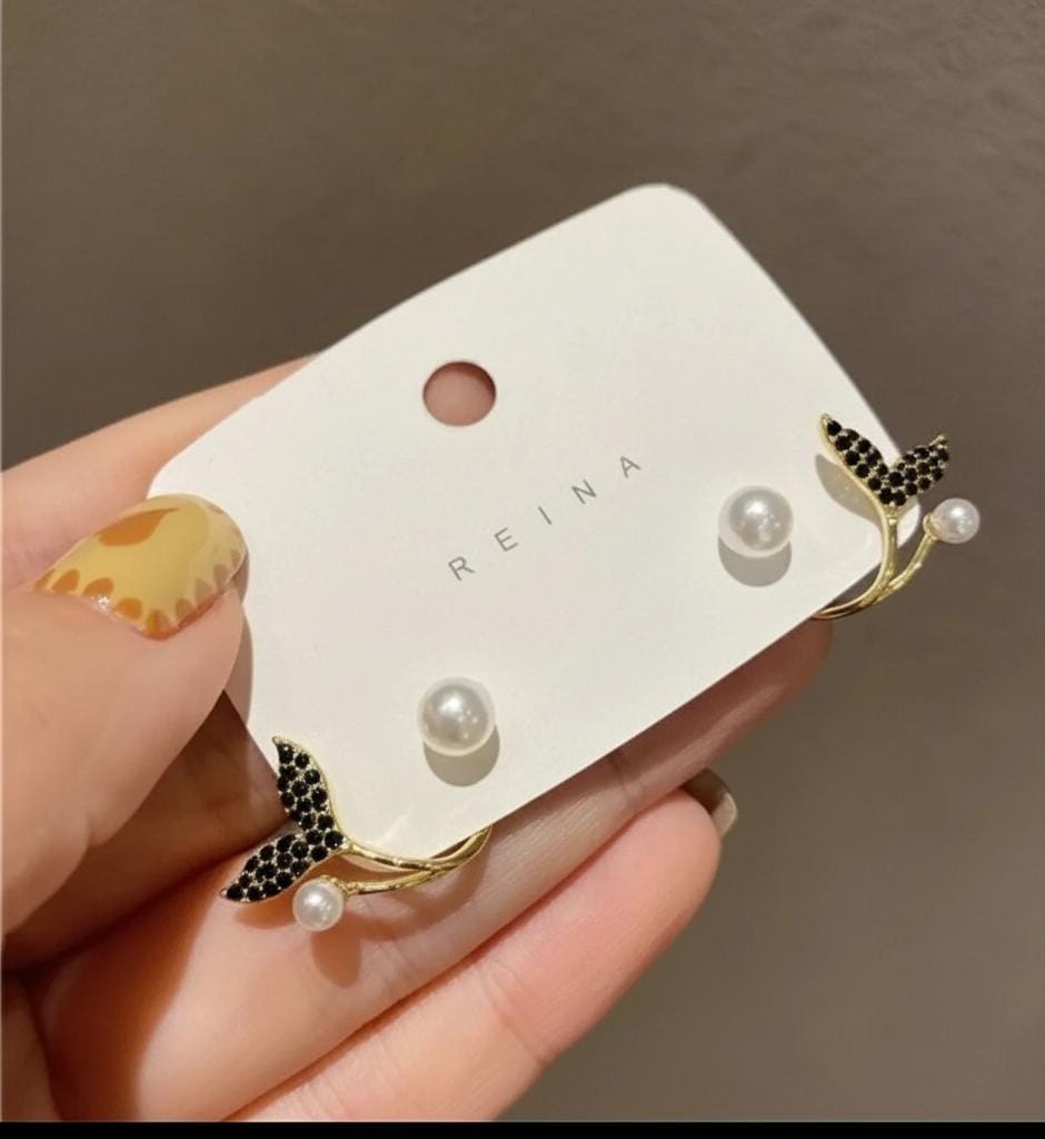 AUJ-939 Korean Fish Tail Earrings – SILVER