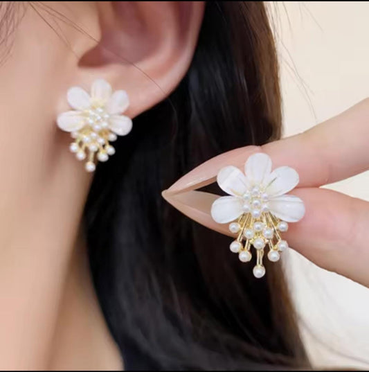 ZJX-162 Flower Pearl Korean Earrings